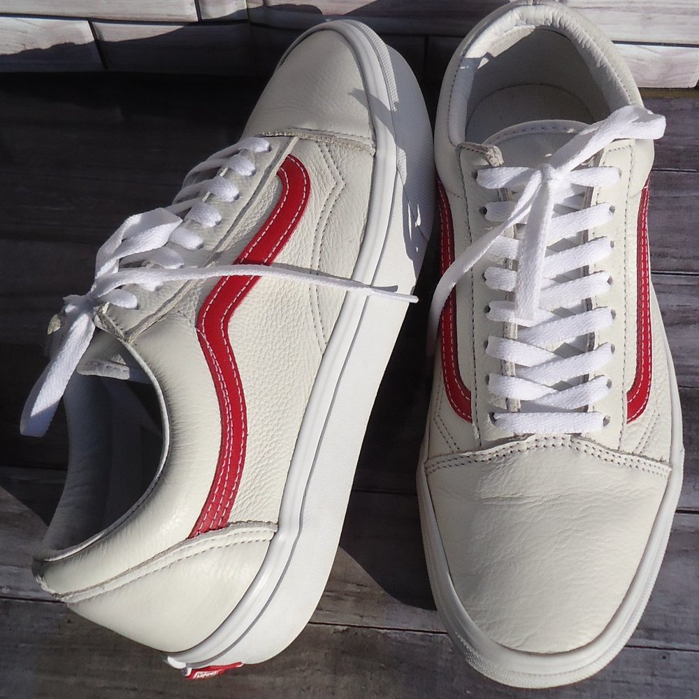 SIZE 11 Women's/ Men's 9.5. Vans Old Skool Skate leather sneakers shoes.